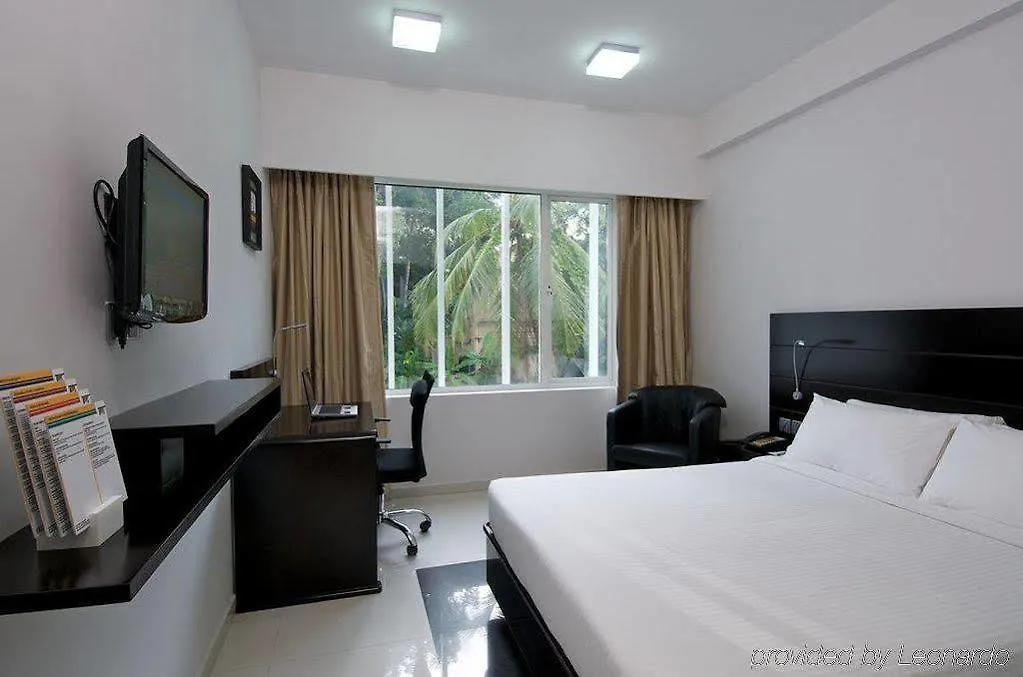 Keys Select By Lemon Tree Hotels, טריואנדרום מלון