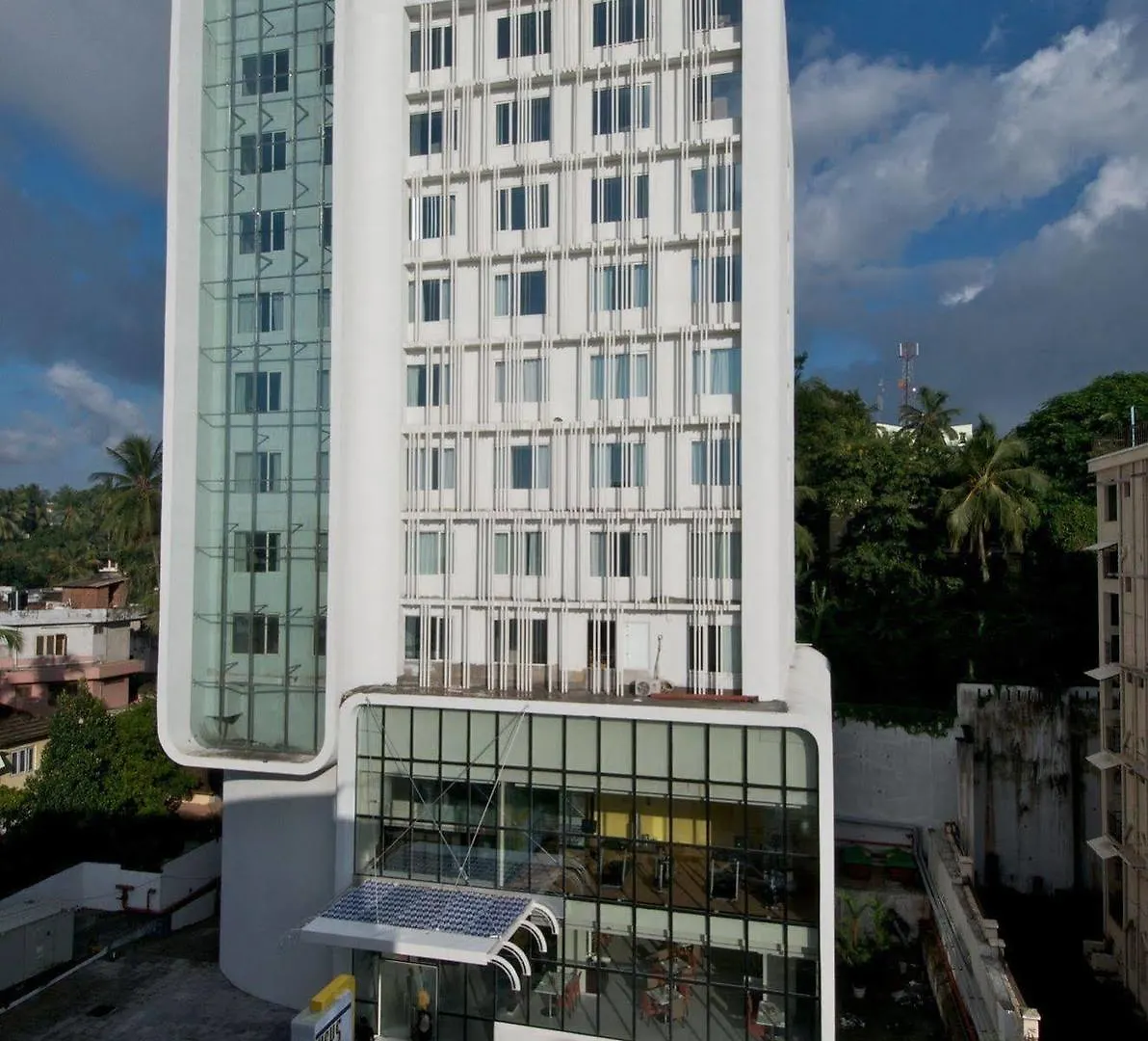 Keys Select By Lemon Tree Hotels, טריואנדרום מלון