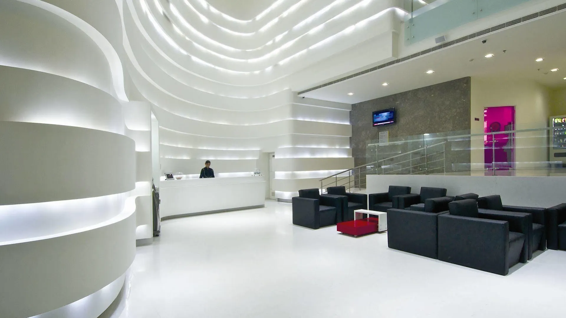 Keys Select By Lemon Tree Hotels, טריואנדרום מלון
